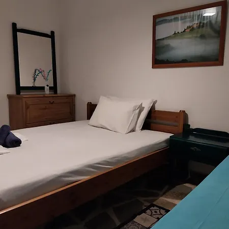 Apartment Flora's House Your House On The